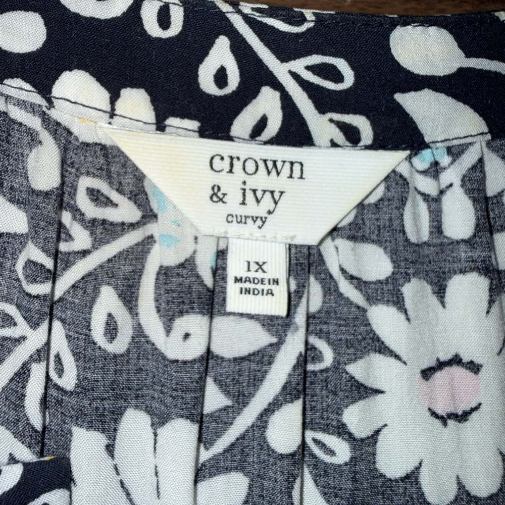Crown & Ivy Floral Sleeveless Blouse - Yellow, Black, Blue - Picture 4 of 4